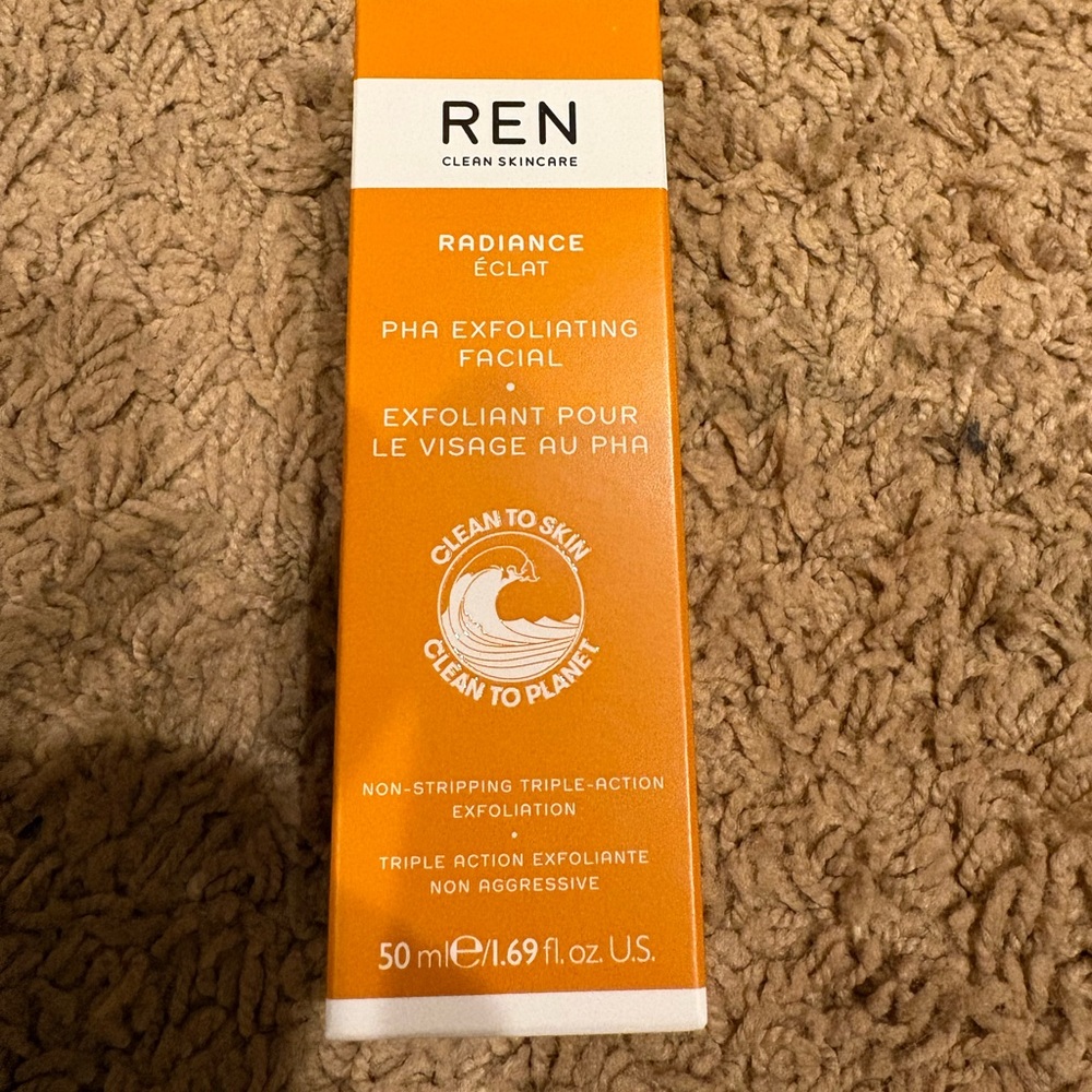 REN Clean Skincare PHA Exfoliating Facial